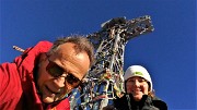 59 Selfie con vento alla croce di Resegone-Punta Cermenati (1875 m)